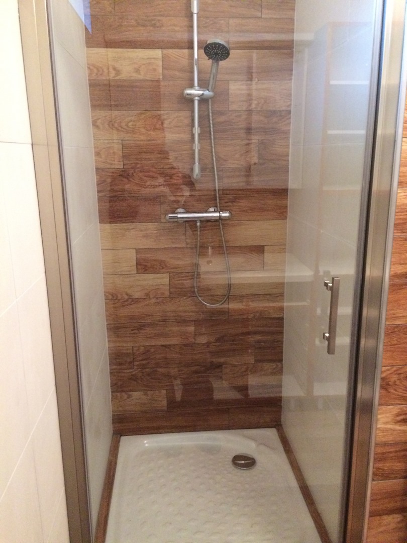 Cabine de douche parois en verre